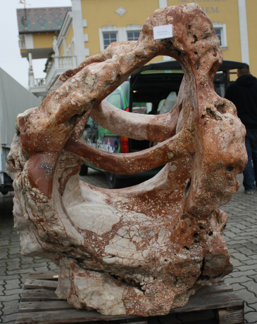 Ozeanfindling Skulpturstein aus Konglomerat-Marmor