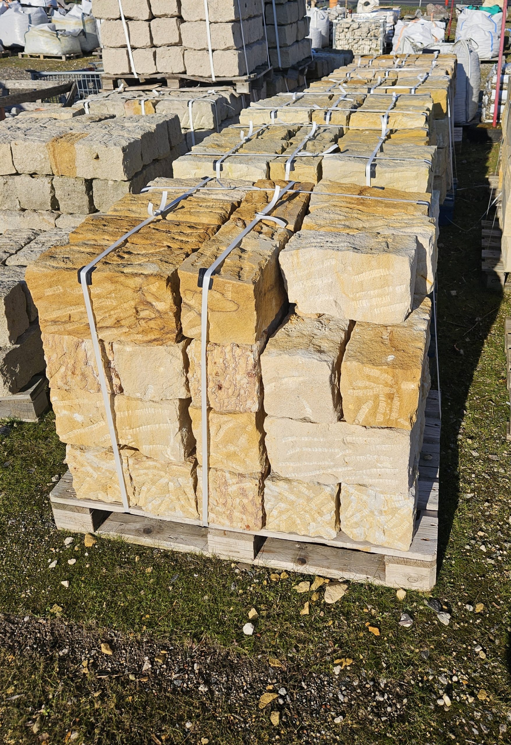 sandsteine-mauersteine-20-20-40cm Sandstein Mauerstein 20 20 40cm