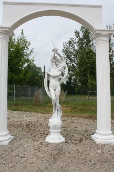 Frauenfigur Venus aus Beton Naturstein centrum LPM