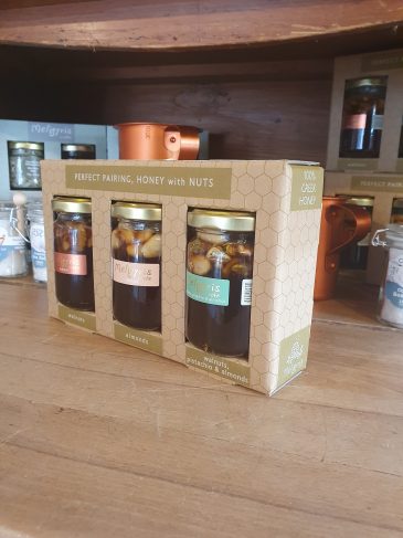 Geschenkverpackung Honig mit Walnüssen Mandeln und Pistazien aus Kreta