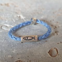 Ring aus Silber und blauer Kordel mit Fisch Motiv