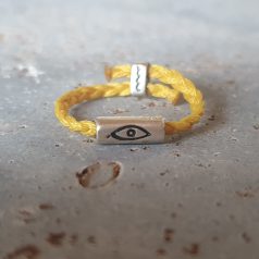Ring aus geflochtenem gelben Kord mit Silberapplikation