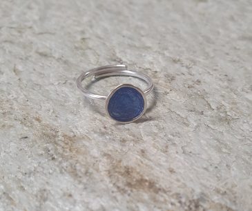 ring aus silber blauer kiesel