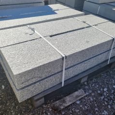 Granit Treppenstufen grau 1,50m lang