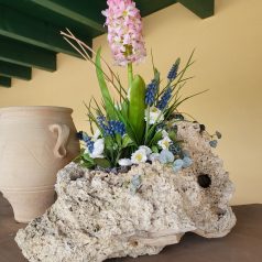 Pflanzschale Tuffstein mit Kunstblumen