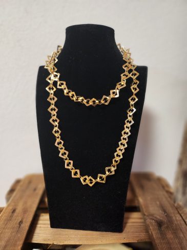 Handgefertigte lange Halskette Modeschmuck Vierecke golden
