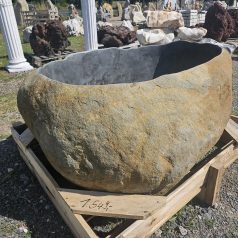 Findling Wasserbecken