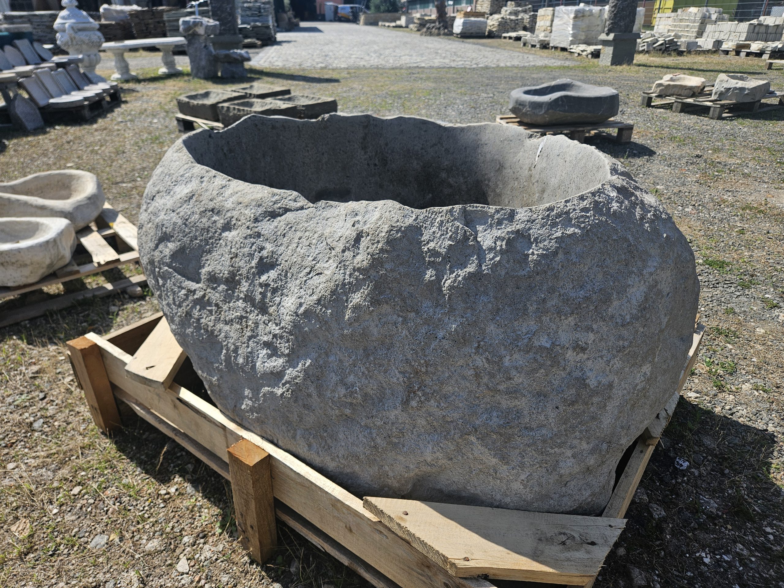 Wasserbecken Findling Wasserbecken Findling