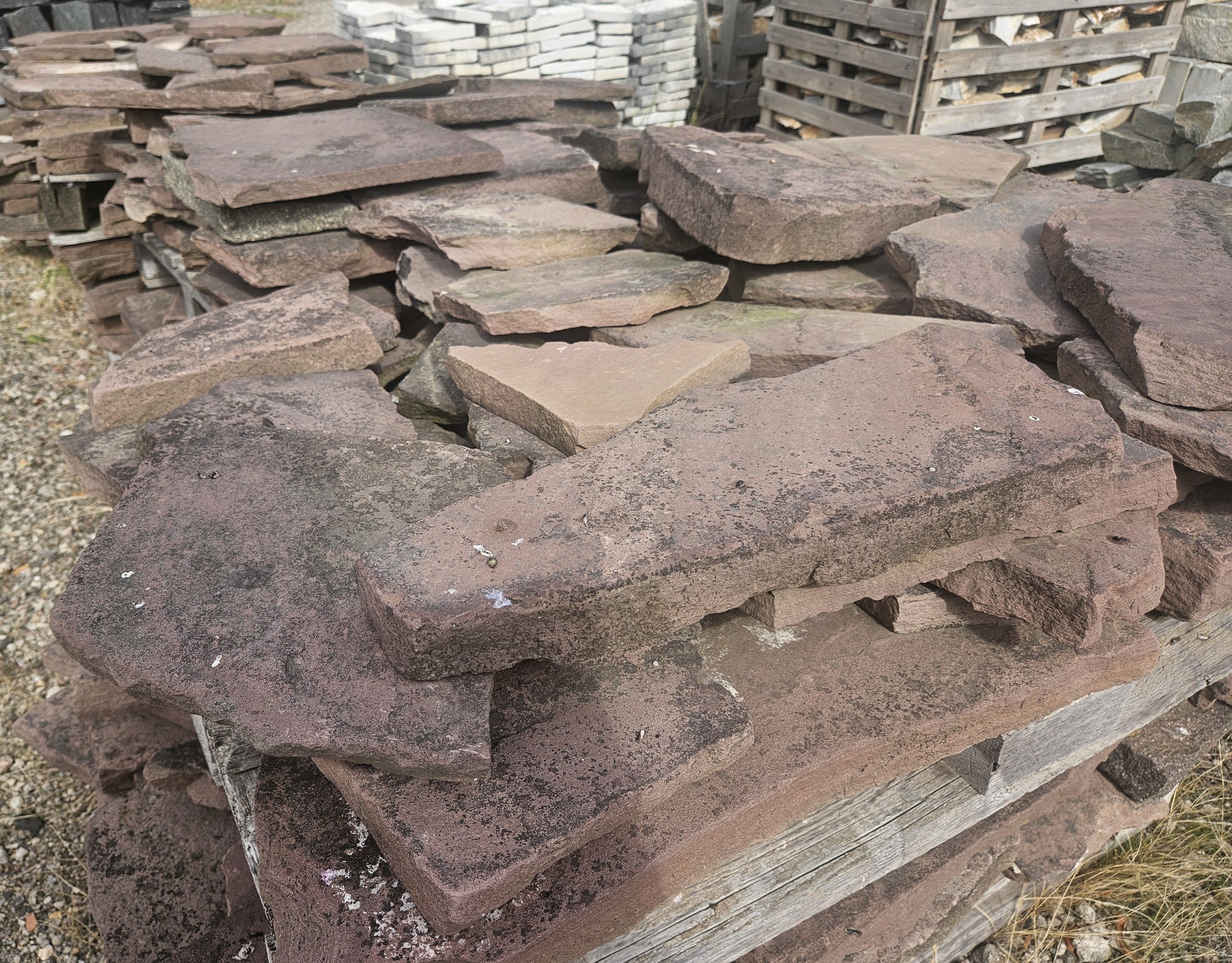 rote-sandstein-polygonalplatten-antik-4-6-cm Sandstein rot antik Bruchplatten